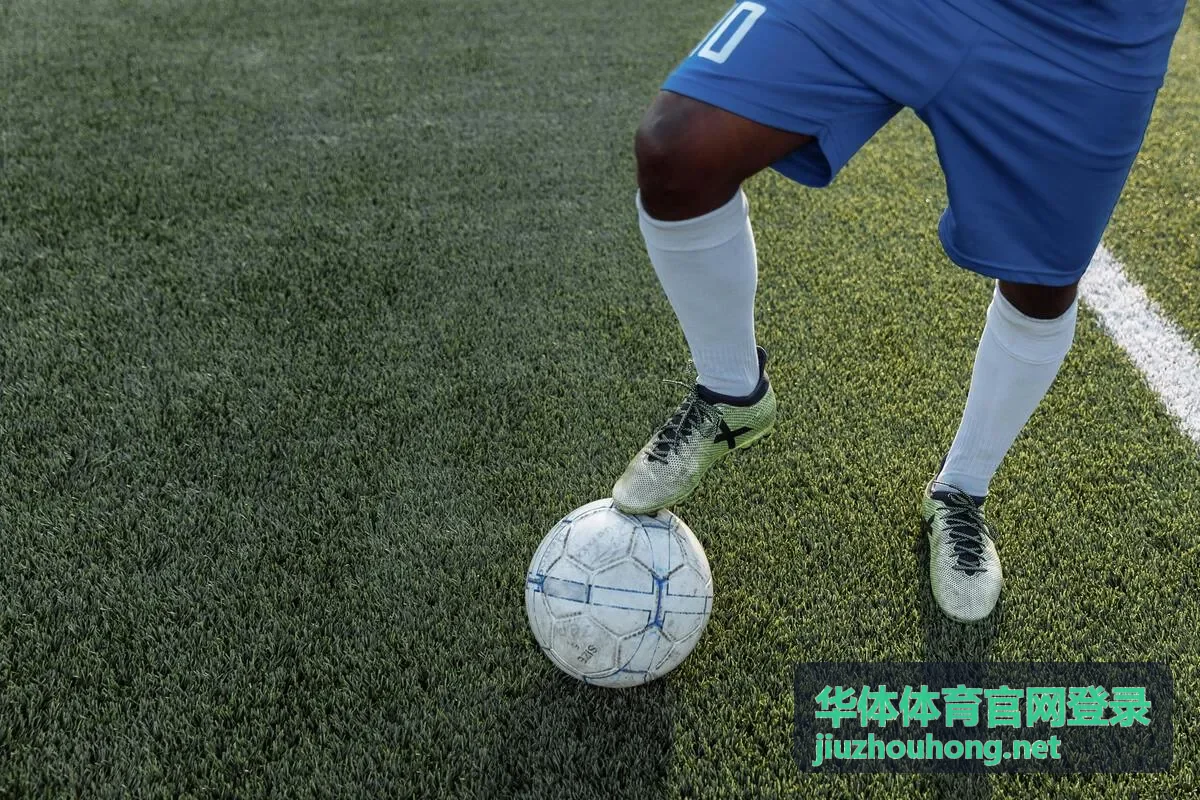 华体体育官网登录场馆内的照明、地面与更衣淋浴配套实景